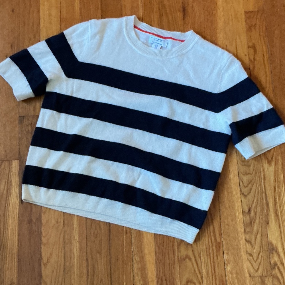 Martha Stewart Women’s Navy and White Short Sleeve Sweater